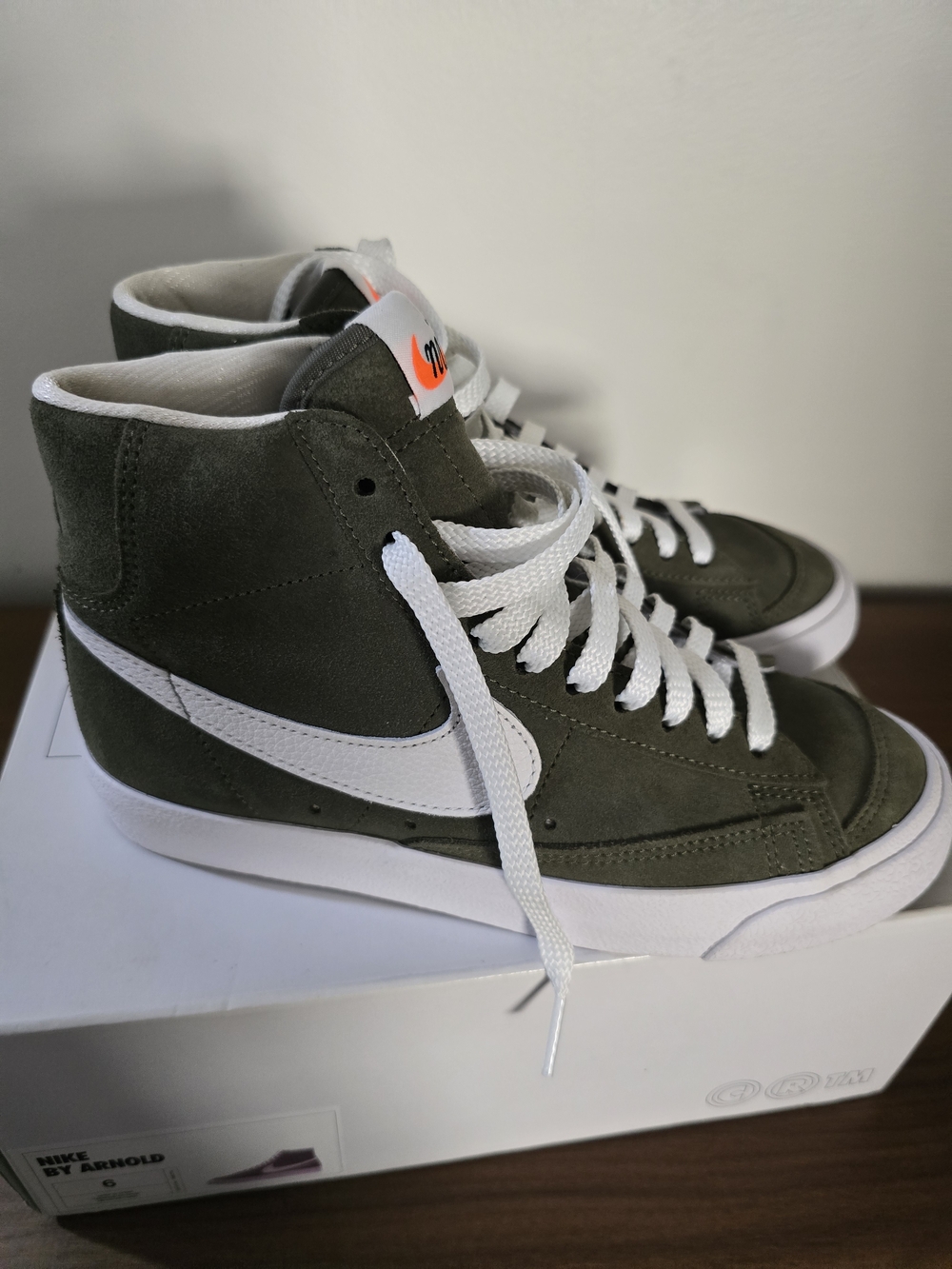 Nike Blazer Mid Suede  Sneakers - Olive/White